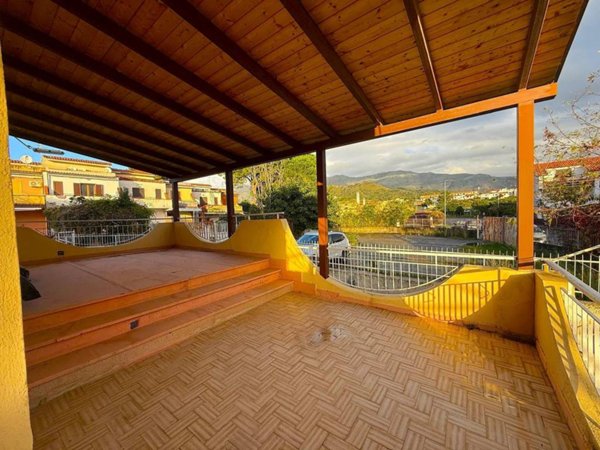 casa indipendente in vendita a Scalea