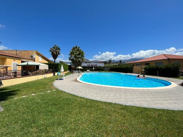 casa indipendente in vendita a Scalea