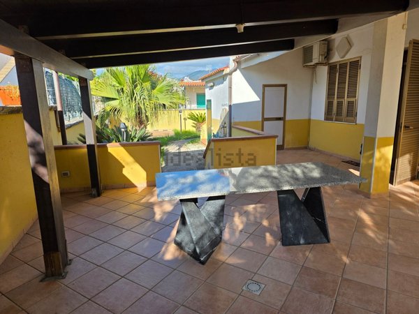 casa indipendente in vendita a Scalea