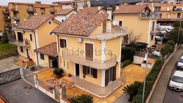 casa indipendente in vendita a Scalea