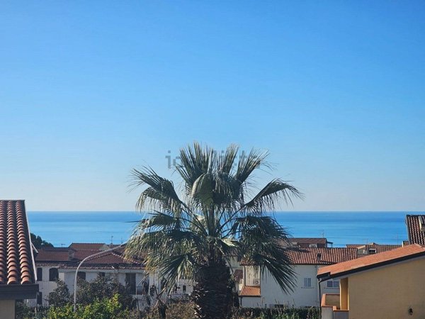 casa indipendente in vendita a Scalea