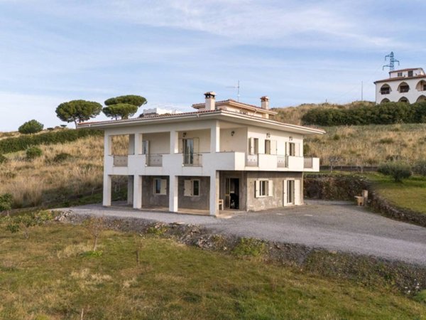 casa indipendente in vendita a Scalea