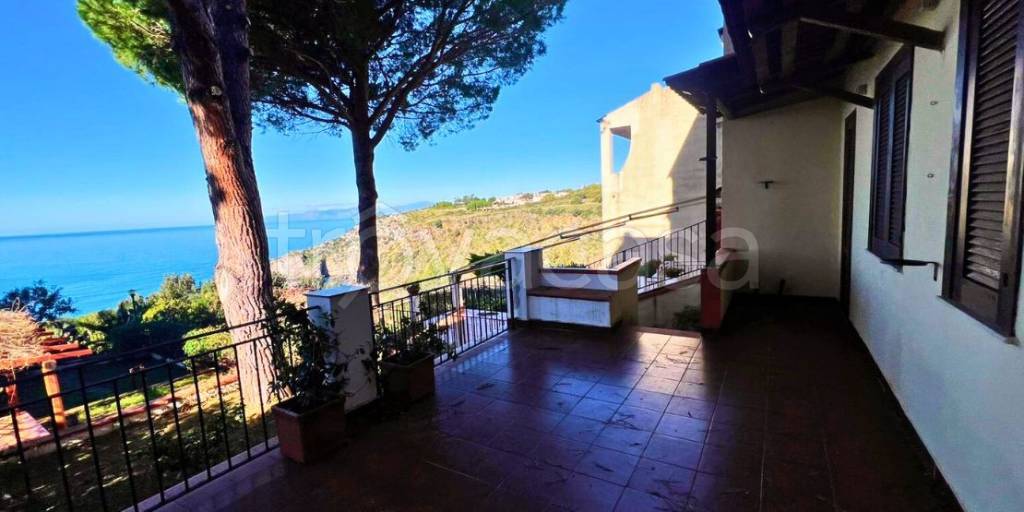 casa indipendente in vendita a Scalea