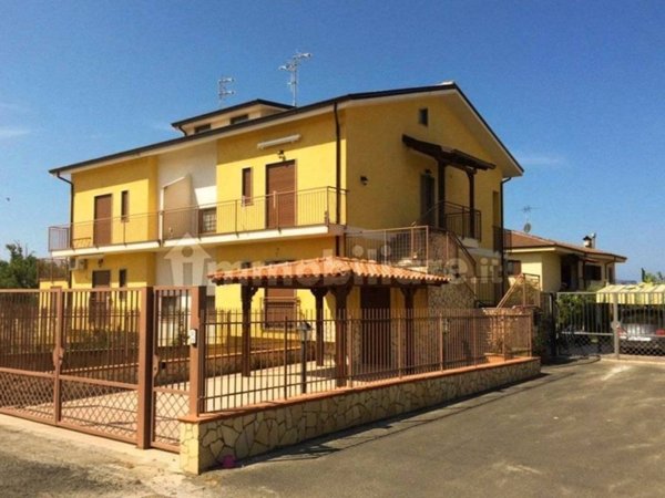 casa indipendente in vendita a Scalea
