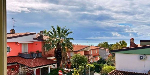 casa indipendente in vendita a Scalea