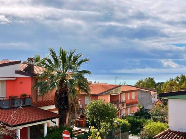 casa indipendente in vendita a Scalea