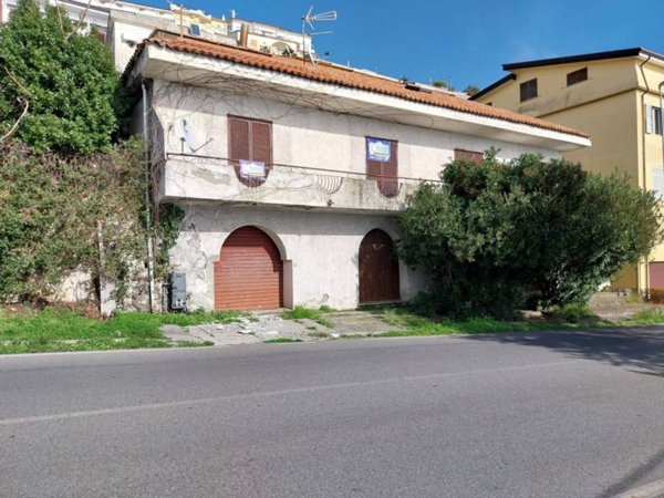 casa indipendente in vendita a Scalea
