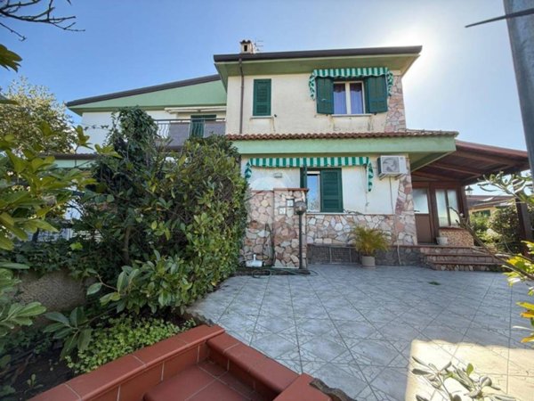 casa indipendente in vendita a Scalea