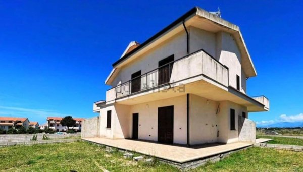 casa indipendente in vendita a Scalea