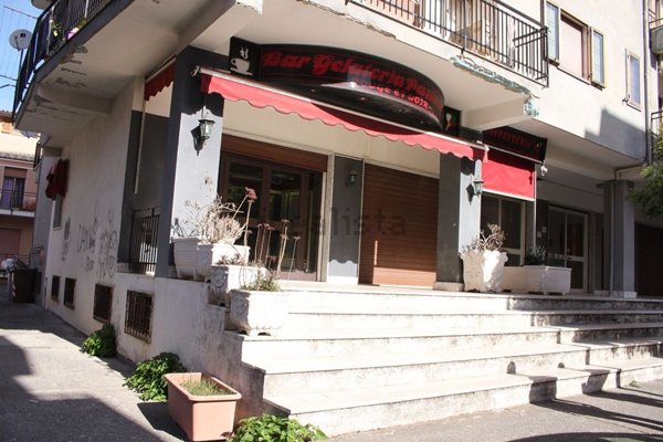 locale commerciale in vendita a Scalea