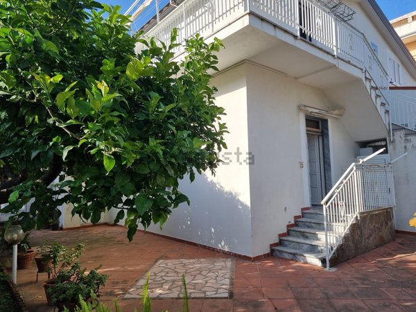 casa indipendente in vendita a Scalea