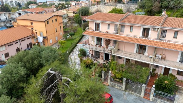 casa indipendente in vendita a Scalea