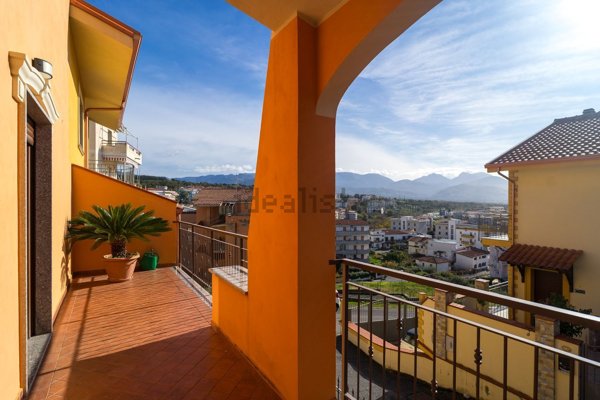 casa indipendente in vendita a Scalea