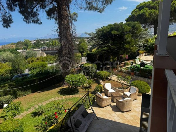 casa indipendente in vendita a Scalea