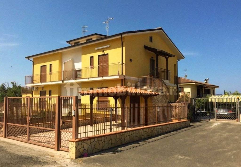 casa indipendente in vendita a Scalea