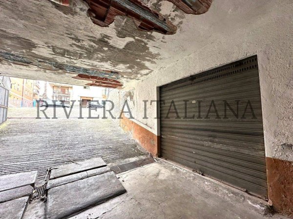 locale di sgombero in vendita a Scalea