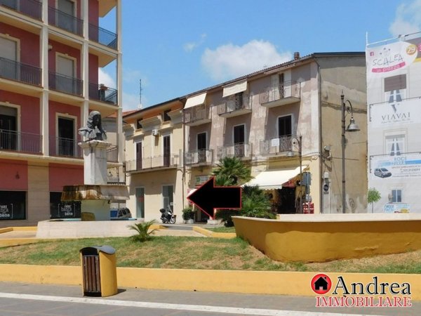 locale commerciale in vendita a Scalea