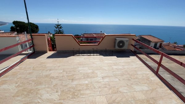 casa indipendente in vendita a Scalea