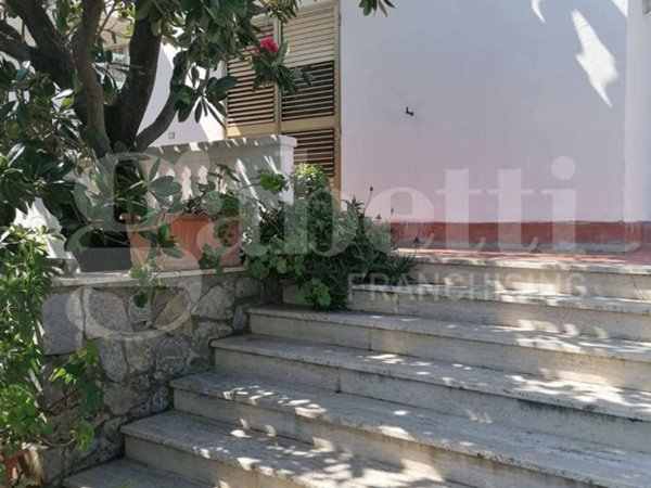 casa indipendente in vendita a Scalea