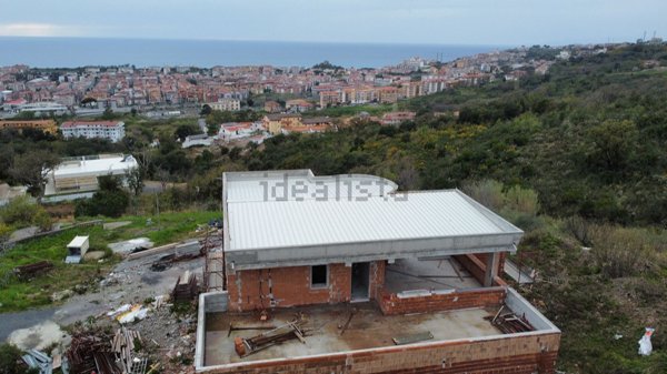 casa indipendente in vendita a Scalea