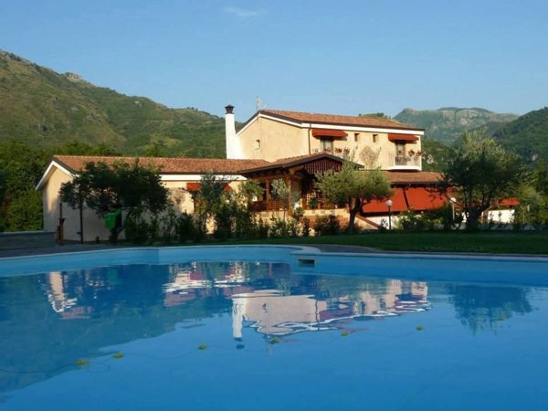 casa indipendente in vendita a Scalea