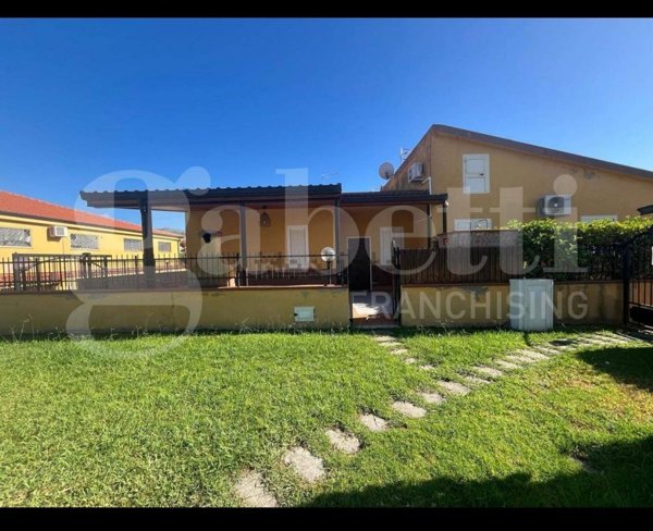 casa indipendente in vendita a Scalea