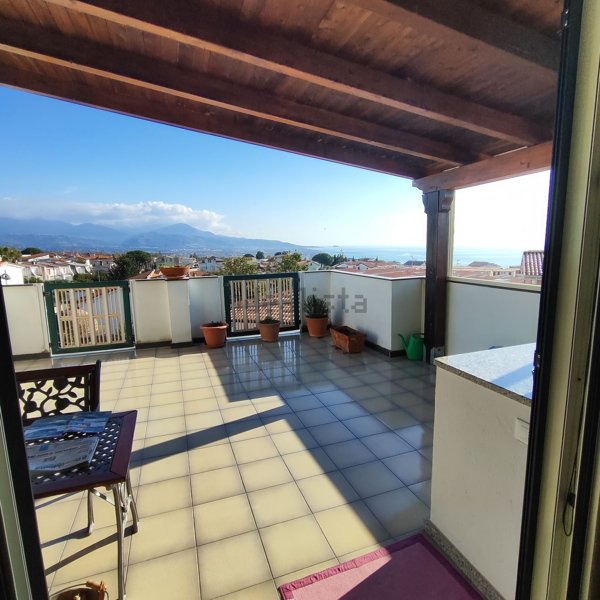 casa indipendente in vendita a Scalea