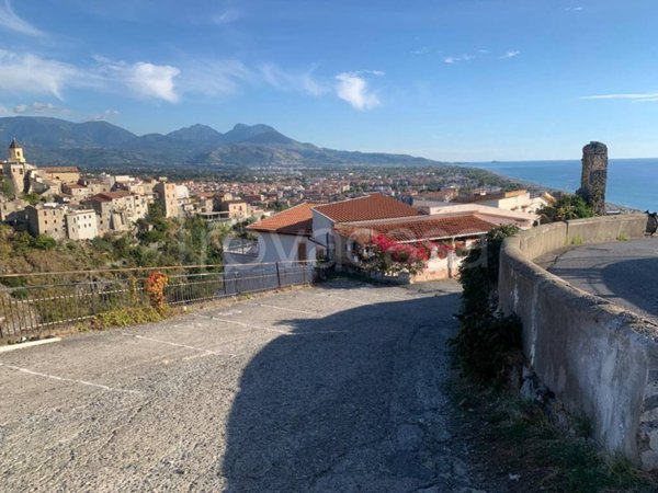 casa indipendente in vendita a Scalea
