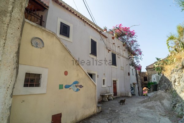 casa indipendente in vendita a Scalea