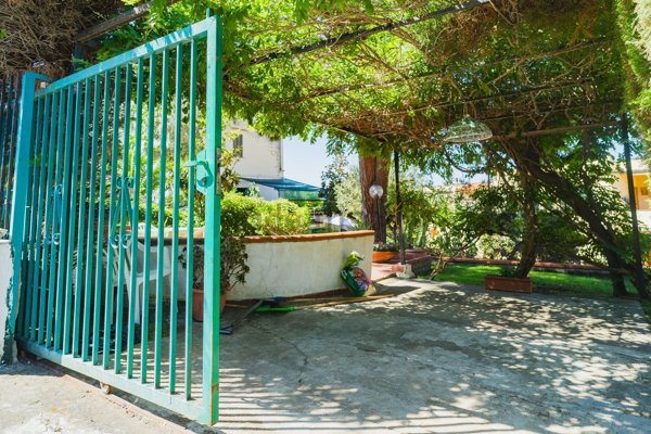 casa indipendente in vendita a Scalea