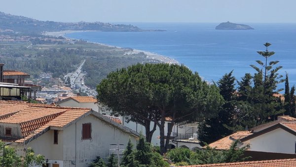 casa indipendente in vendita a Scalea
