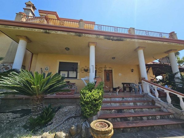 casa indipendente in vendita a Scalea