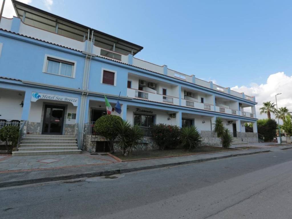 negozio in vendita a Scalea