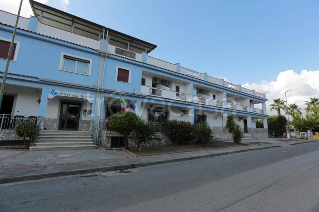 negozio in vendita a Scalea