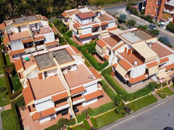 casa indipendente in vendita a Scalea
