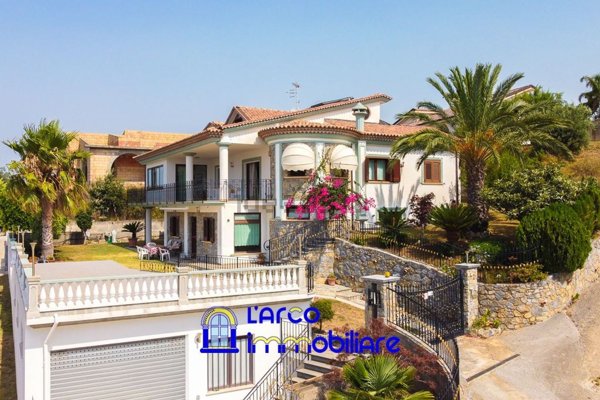 casa indipendente in vendita a Scalea