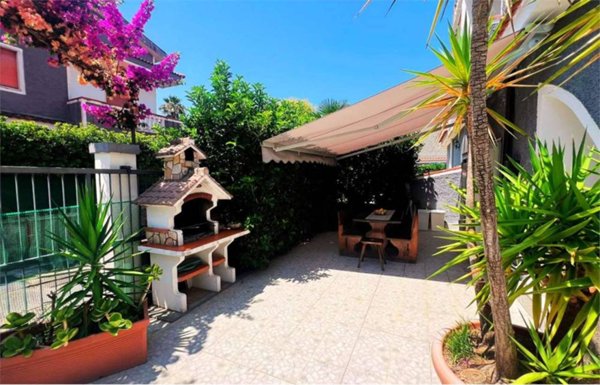 casa indipendente in vendita a Scalea