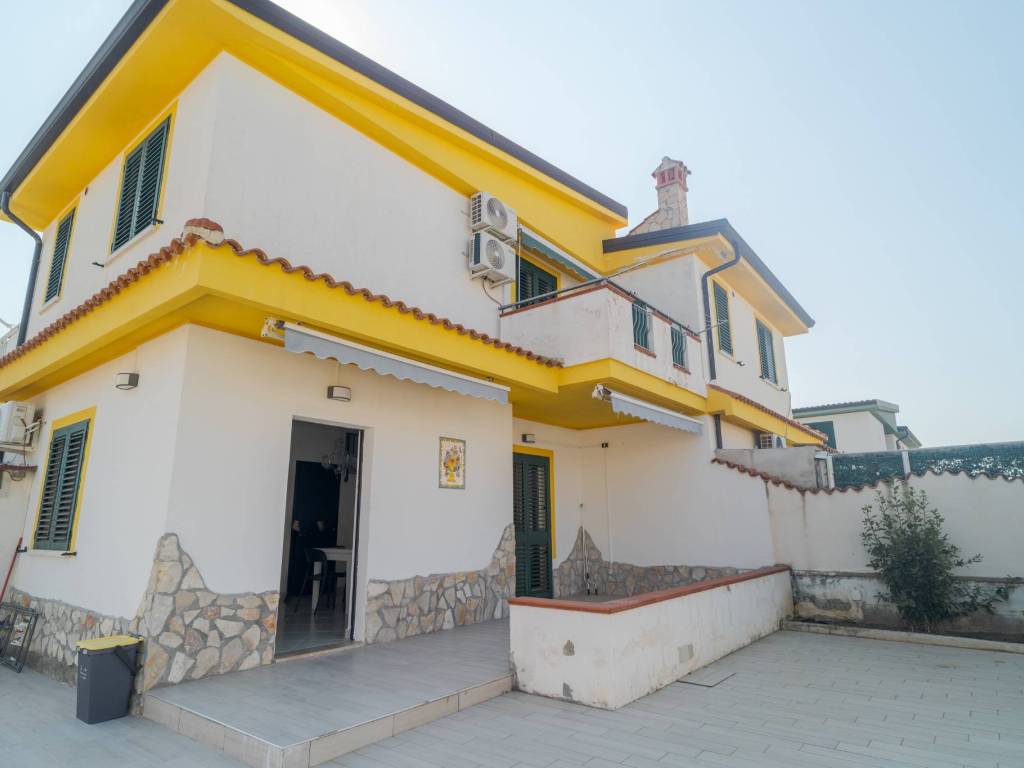 casa indipendente in vendita a Scalea