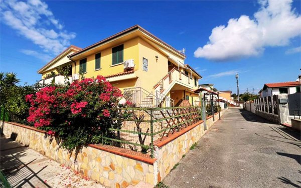 casa indipendente in vendita a Scalea