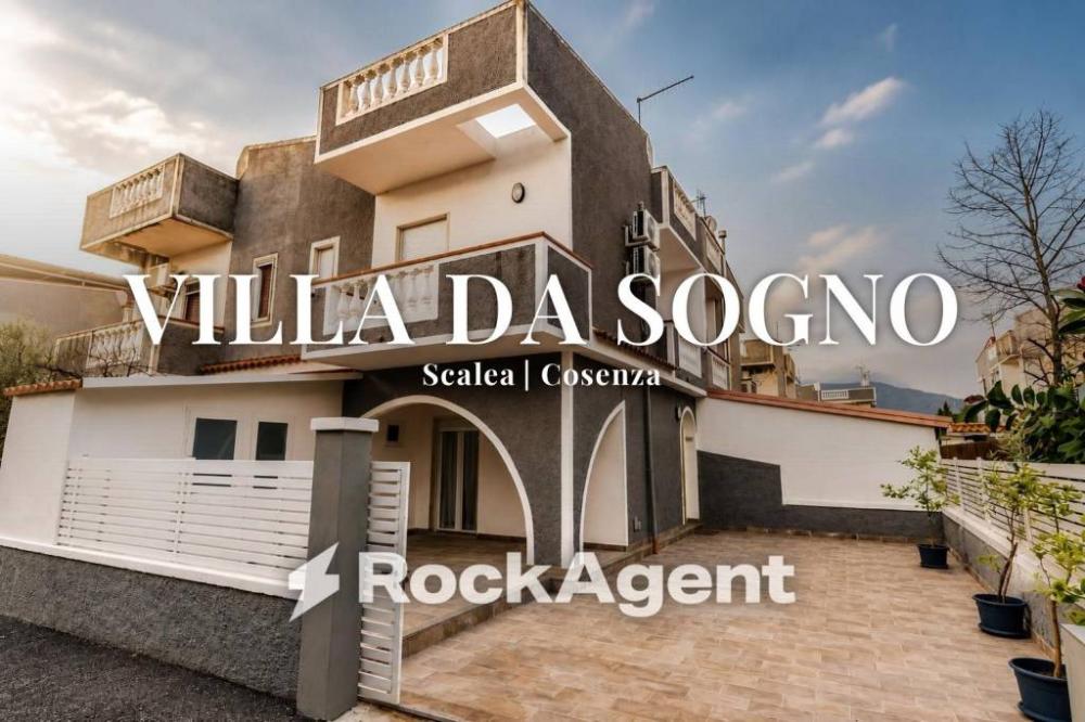 casa indipendente in vendita a Scalea