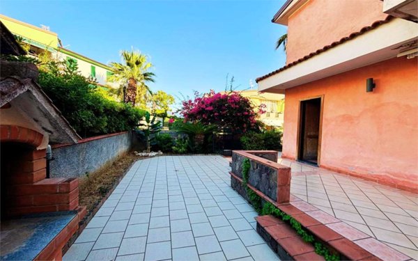 casa indipendente in vendita a Scalea