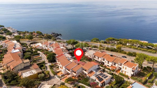casa indipendente in vendita a Scalea