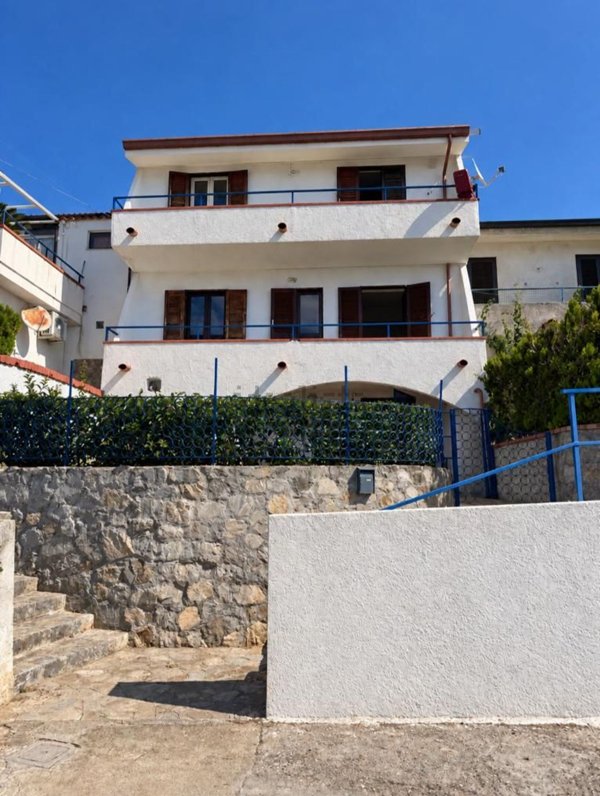casa indipendente in vendita a Scalea