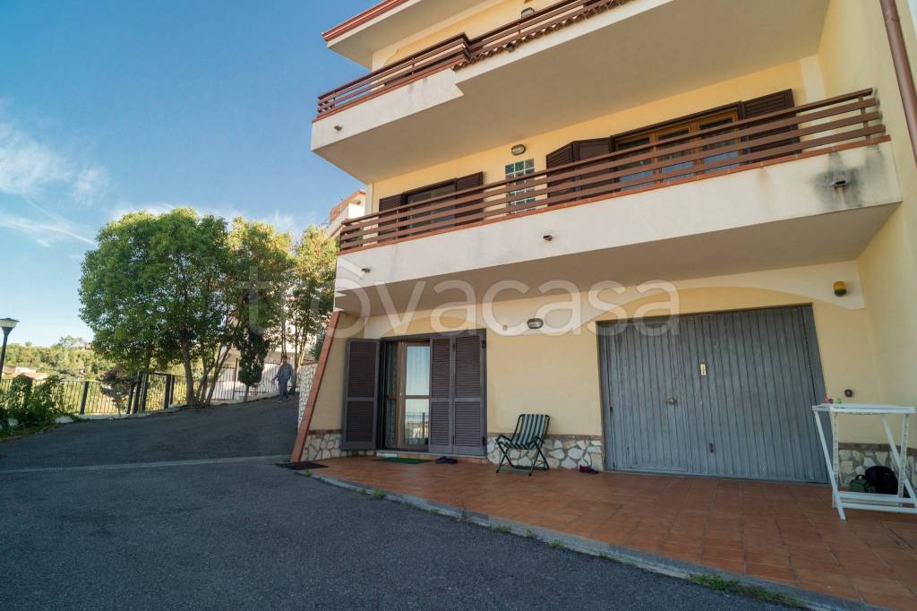 casa indipendente in vendita a Scalea