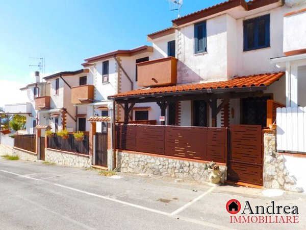 casa indipendente in vendita a Scalea
