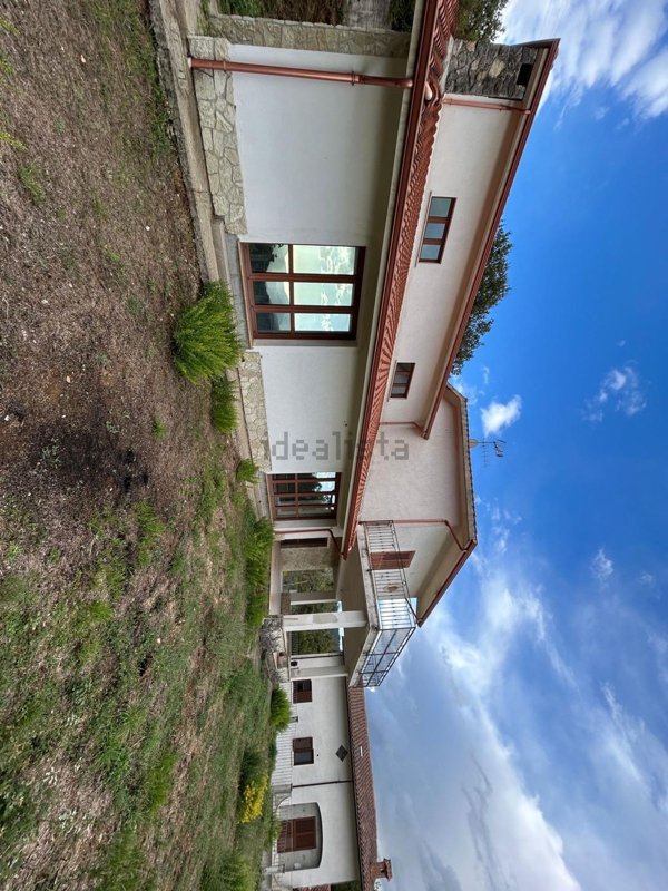 casa indipendente in vendita a Scigliano