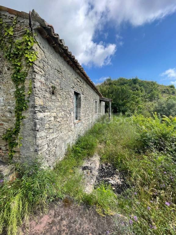casa indipendente in vendita a Serra d'Aiello
