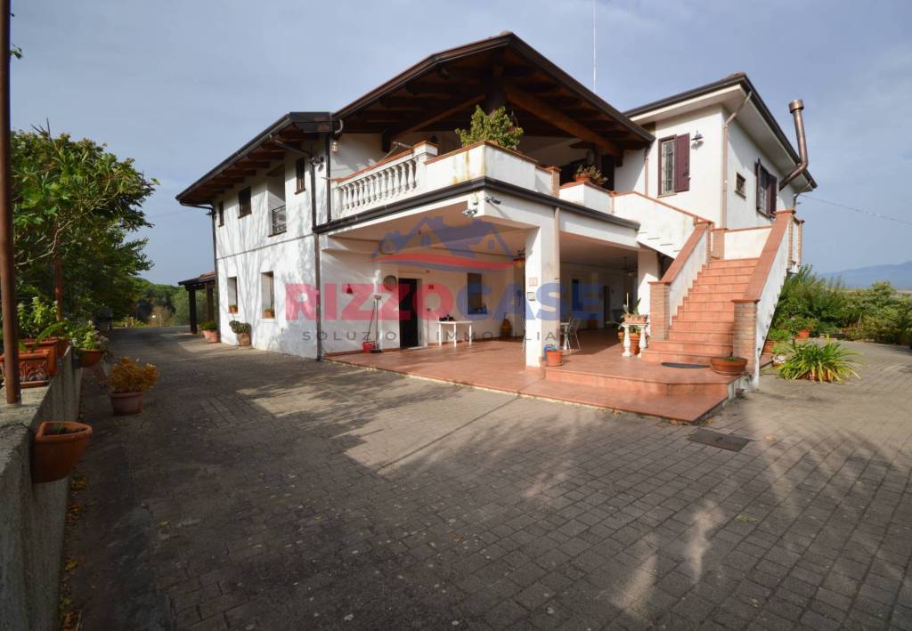 casa indipendente in vendita a Spezzano Albanese