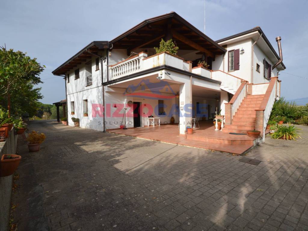 casa indipendente in vendita a Spezzano Albanese