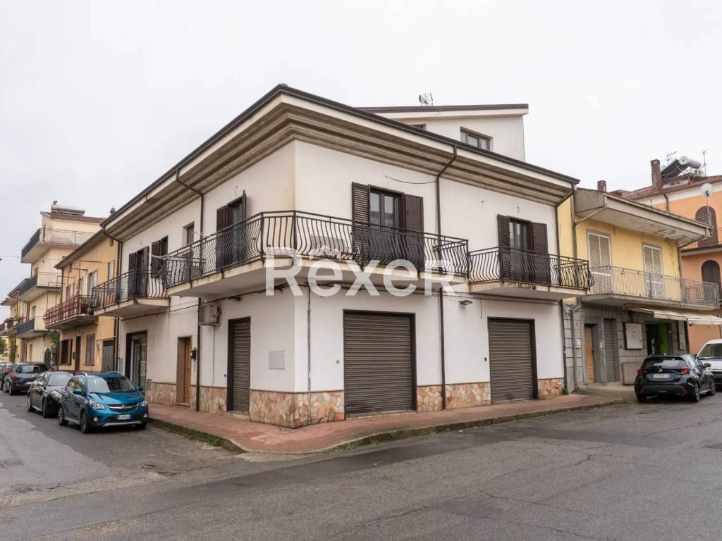 casa indipendente in vendita a Spezzano Albanese